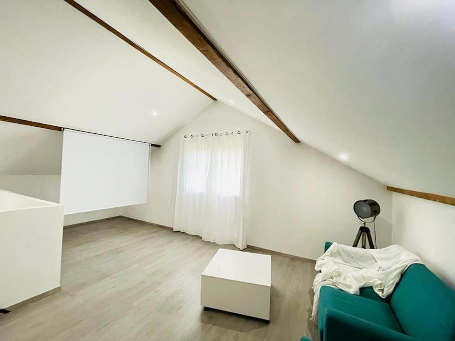 Superbe Appartement Avec Salle De Jeux Vaux-les-Saint-Claude Exterior photo